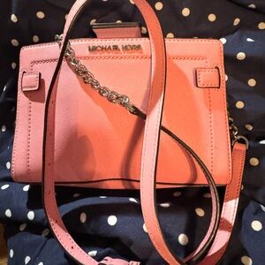 EUC: Michael Kors Rayne Carnation Pink Crossbody: PRETTY IN PINK 💗